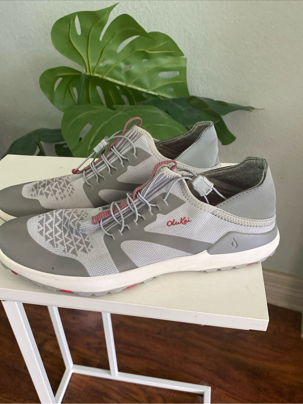 OluKai Men's Light Gray and Red Trim Slip-On Athletic Sneakers size 10